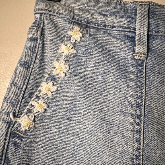 Gap High Rise Wide Leg Denim Blue Jeans Size 26 Embroidered Flowers & Bee - Picture 6 of 15